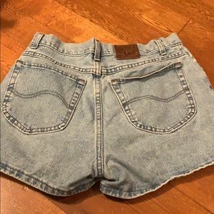 Vintage Lee riveted jean shorts 8 10 30 light wash